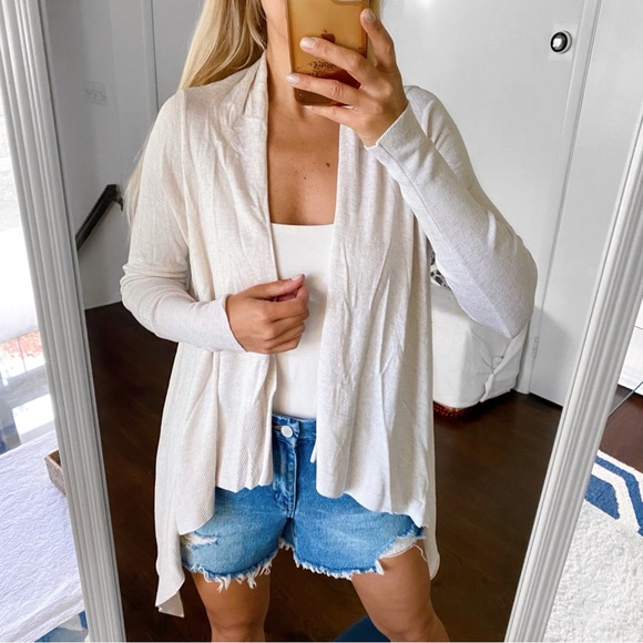 🐚 UP2FASHION OATMEAL IVORY ASYMMETRICAL CARDIGAN SWEATER! - Picture 2 of 10